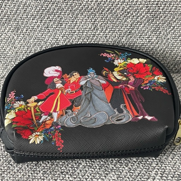Disney Villains Black Cosmetic Bag - Picture 3 of 16